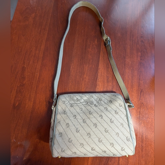 Etienne Aigner Crossbody bag with all-over logo print and leather trim, tan - Picture 3 of 10